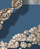 Schmuck mit Diamanten besetzt