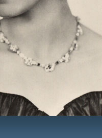 1947 war die damalige Prinzessin Elizabeth mit ihren Eltern in Cape Town zu Besuch. Sie hielt damals die berhmte Rede zu den Leuten des Commenwealt das per Radio bertragen wurde Best Diamonds | Queen Elizabeth II. Diamond Necklace,Collier Bracelet |South Africa Necklace Queens JewelsSouth Africa Necklace,queens diamonds,birthday,present,gift,best diamonds,Queen ElizabethII,Schmuck,royals,royal jewels,diamant,diamonds,history,South African diamonds,garrard,South African diamonds were mounted by Garrard,21st birthday,the necklace,royal necklace of diamonds,Queen Elizabeth South African Necklace,british royal jewels,jewellery