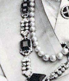 The famous Emerald Necklace|Royal India| Cartier Sautoir Bijoux Joyas Magnificent Jewels Jewelry Princely India Jewellery Maharaja Of Nawanagar Maharajas Cartier Jewelry Cartier Nawanagar Princely States Of India PrincelyStates IndianPrincelyStates IndianRoyalty Nawanagar RoyalFamily Cartier Emeralds India nStyle Men Jewelry British Raj JoyasReales Antique Jewelry RoyalJewels history mugal style royalmagazin indianroyals nawanagar-royals