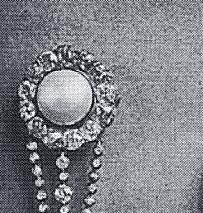 Pearls PRINCESSE LOBANOFF de ROSTOFF| Pearl Jewellery Brooches Stomacherhistory of important pearls,Prinzessin Lobanov-Rostov,emerald,chaumet,russia,ruland,Princess  
Brosche,Brooch,Geschenk,treasure trove,jewel,principe Princesse Dolgorouki,schmuck,Geschenke,diamant,diamonds,jewels,passion,collector of fine jewellery,Besitz,jewelry,necklace,Faberge,Krone,Erbschaft,erben,zar,imperial jewels,romanov,JOYAUX,LOBANOFF de ROSTOFF,Dolgorouki, colliers de perles, parures en perles, brillants anciens, pierres de couleurJoyaux de Princesse de Lobanonff Rostoff